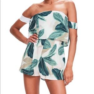 Off the shoulder leaf print romper